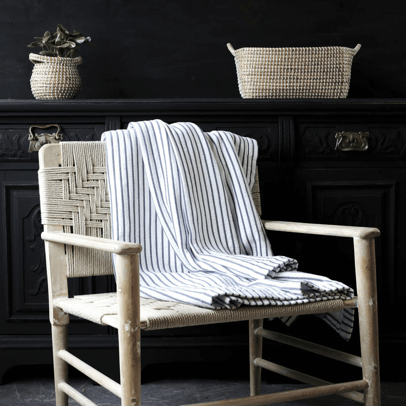 Hikari Throw, 150 x 200cm, Blue & White