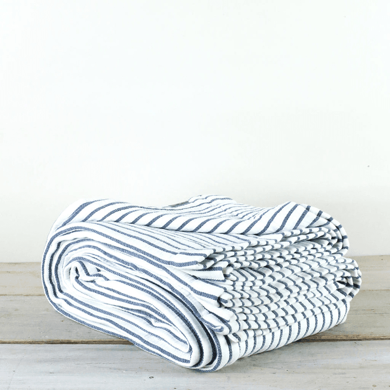 Hikari Throw, 150 x 200cm, Blue & White